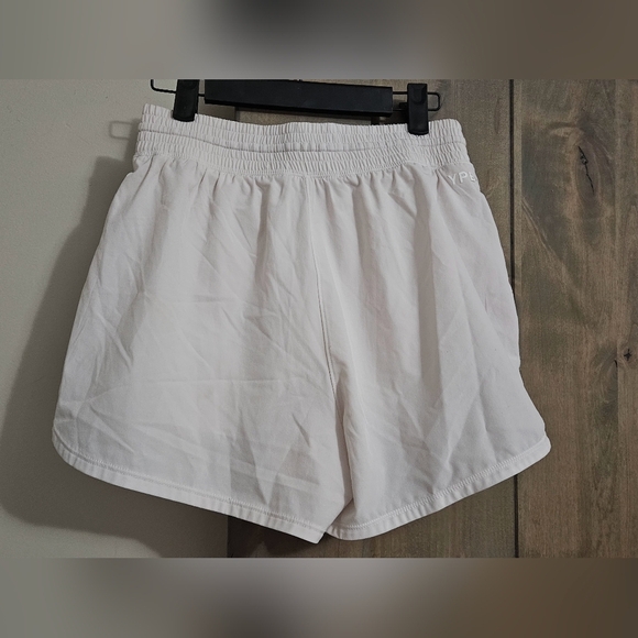 ABERCROMBIE YPB motionTEK High Rise Lined Workout Short.White. Size XS - Picture 12 of 13